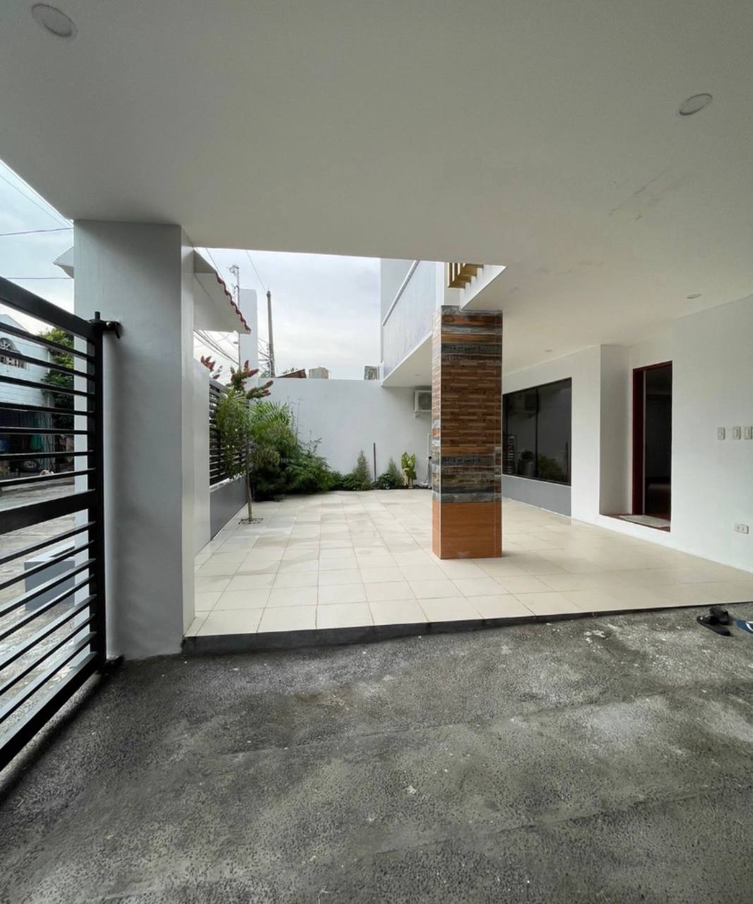 Bf home paranaque. 770平5房出租120k