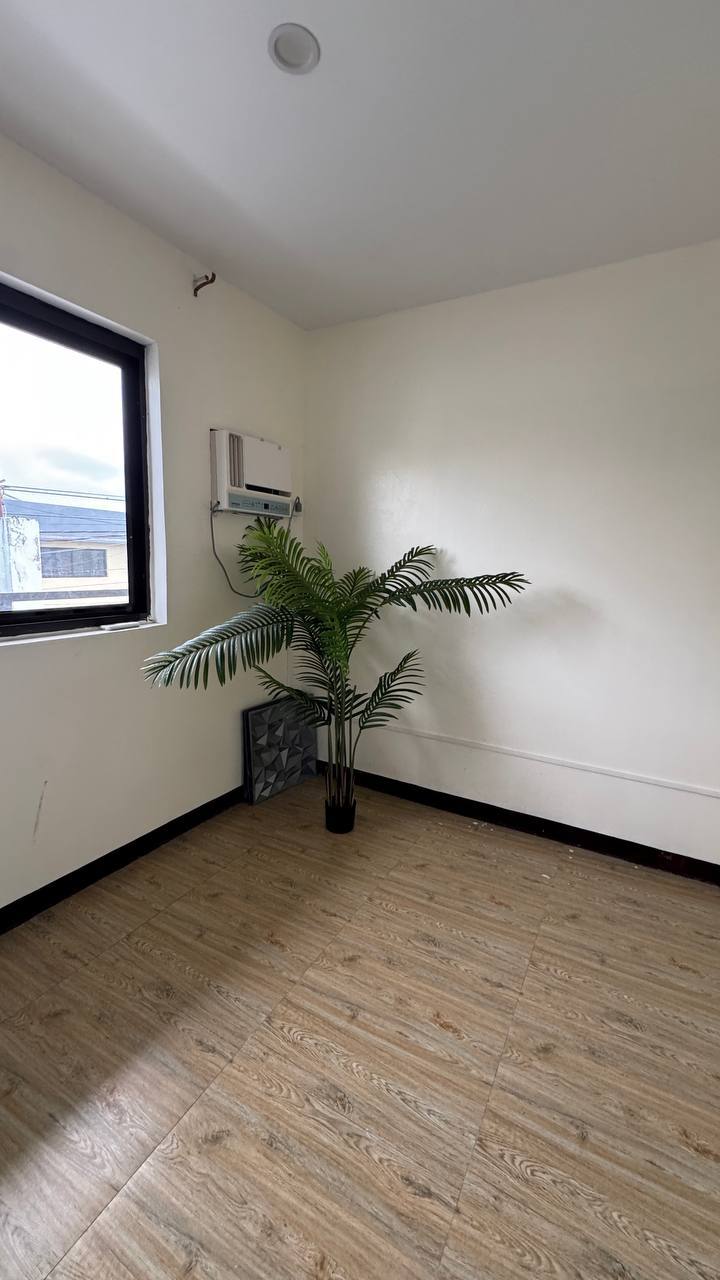 Bf home paranaque. 770平5房一手出租120k