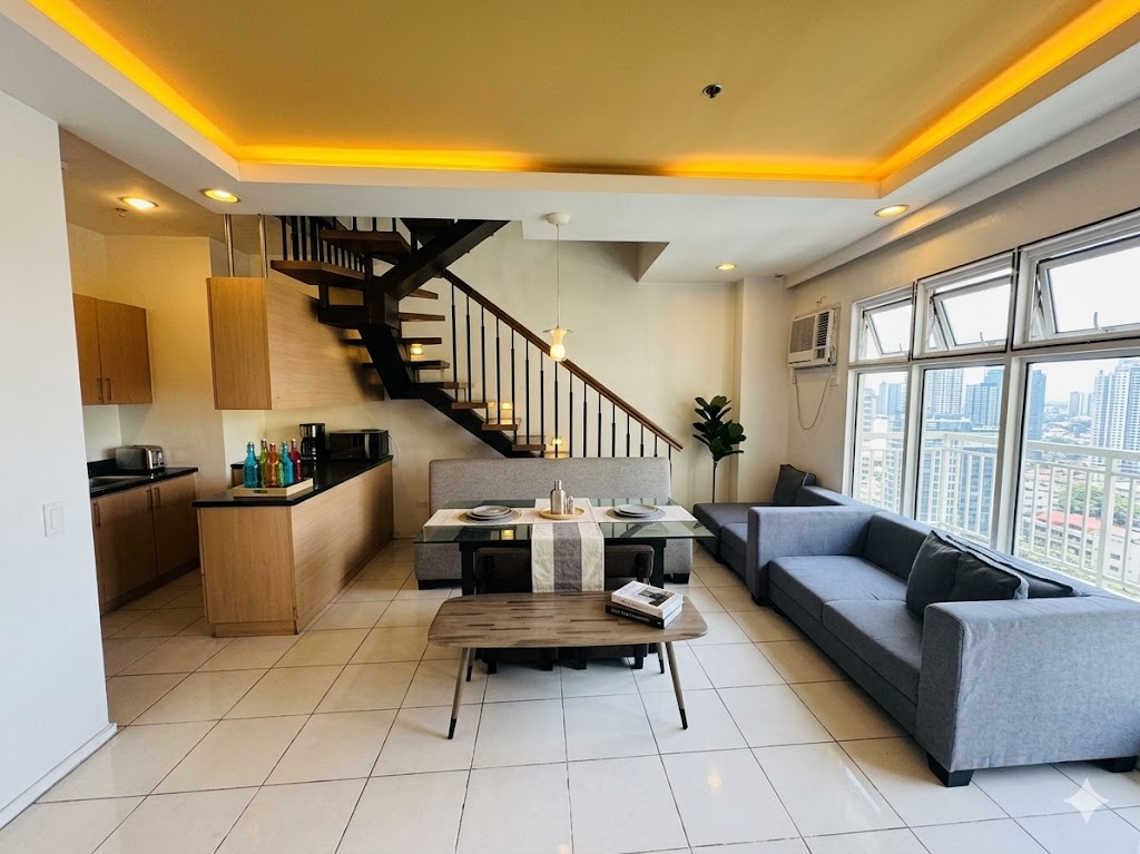 Two Serendra Encino 跃层公寓一手出租