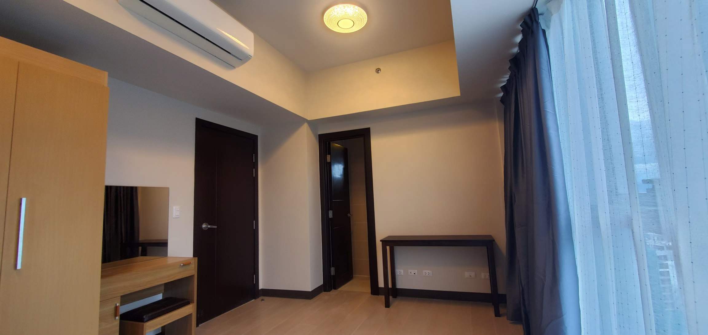 BGC uptown parksuites一手出租