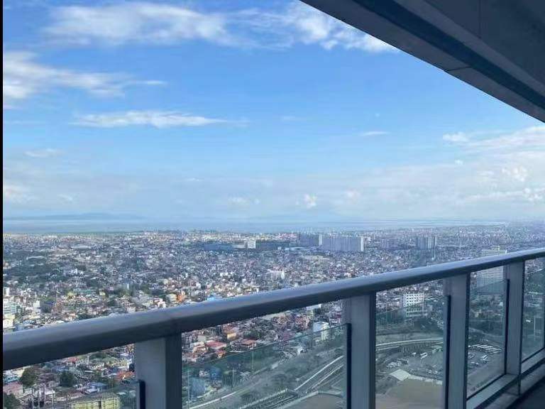 One Serendra east tower 3室一手出租