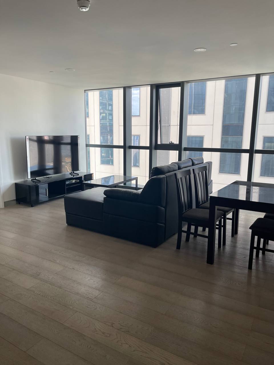 🏠Makati Spire Century Tower apartment for rent🏠